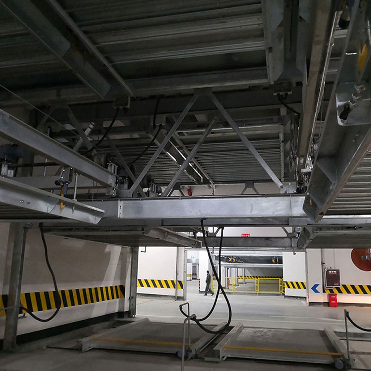 德格兩柱機(jī)械式停車設(shè)備拆除